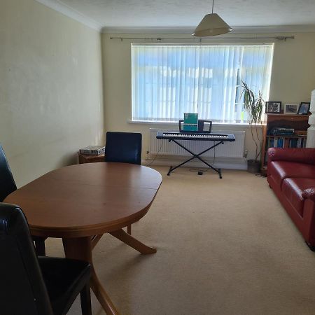 Private Room In Canterbury Bagian luar foto